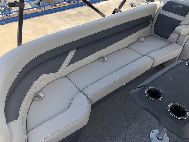 Slide: The Image of Barletta Cabrio 24UC 2023 - 13