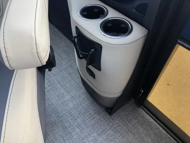 Slide: The Image of Barletta Cabrio 24UC 2023 - 15