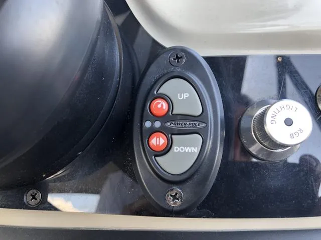 Slide: The Image of Barletta Cabrio 24UC 2023 - 25