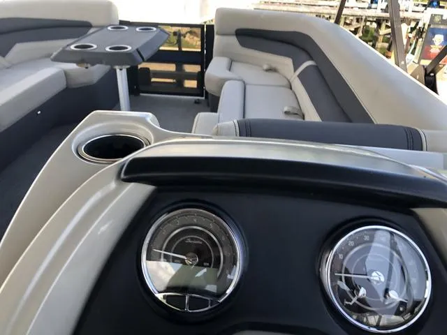 Slide: The Image of Barletta Cabrio 24UC 2023 - 26