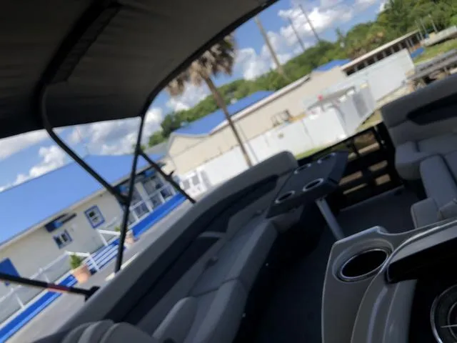 Slide: The Image of Barletta Cabrio 24UC 2023 - 27