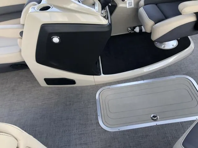 Slide: The Image of Barletta Cabrio 24UC 2023 - 28