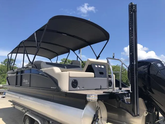 Slide: The Image of Barletta Cabrio 24UC 2023 - 3