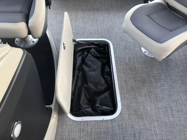 Slide: The Image of Barletta Cabrio 24UC 2023 - 30