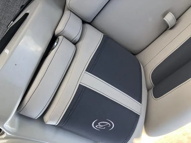 Slide: The Image of Barletta Cabrio 24UC 2023 - 32