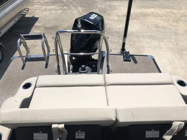 Slide: The Image of Barletta Cabrio 24UC 2023 - 33