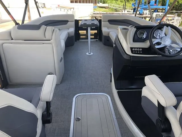 Slide: The Image of Barletta Cabrio 24UC 2023 - 35