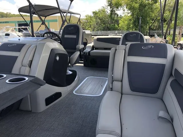 Slide: The Image of Barletta Cabrio 24UC 2023 - 36