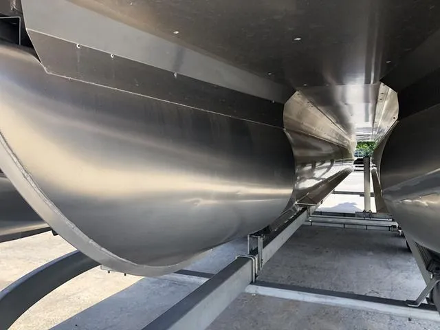 Slide: The Image of Barletta Cabrio 24UC 2023 - 37