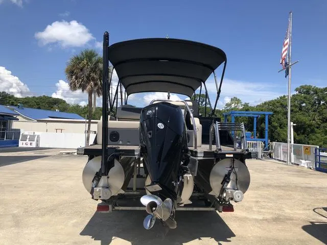 Slide: The Image of Barletta Cabrio 24UC 2023 - 9