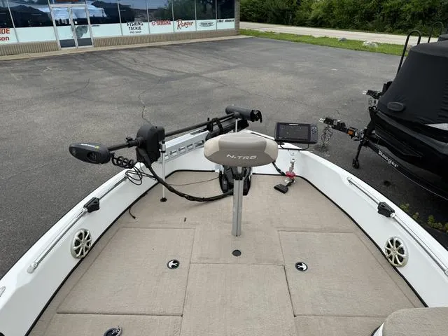 Slide: The Image of Nitro ZV-21 2014 - 5