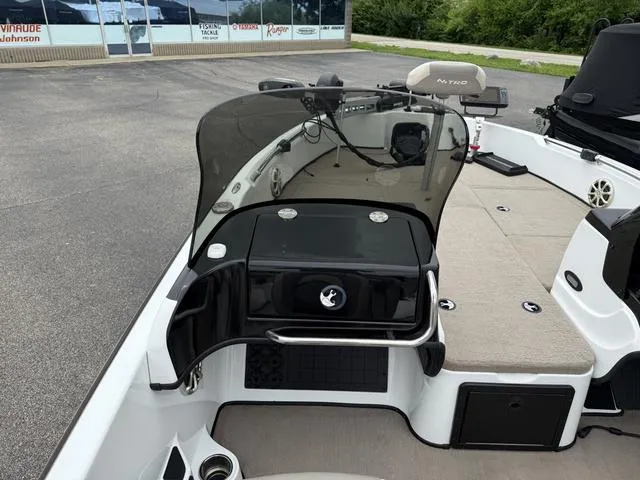 Slide: The Image of Nitro ZV-21 2014 - 6