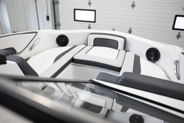 Slide: The Image of Yamaha SX195 2024 - 18