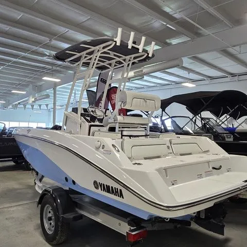 Slide: The Image of Yamaha 190FSH SPORT 2025 - 4