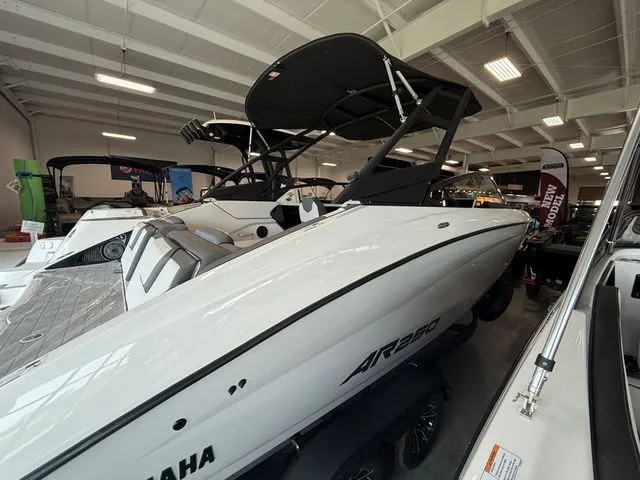 The Image of Yamaha AR250 2025 - 1