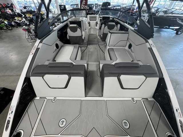 Slide: The Image of Yamaha 252XE 2025 - 11