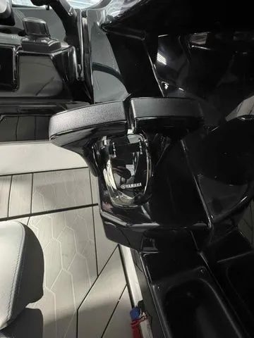 Slide: The Image of Yamaha 252XE 2025 - 12