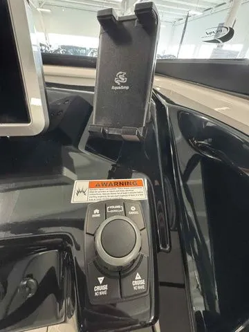 Slide: The Image of Yamaha 252XE 2025 - 15