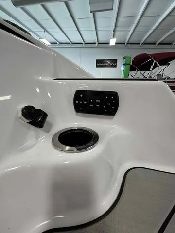 Slide: The Image of Yamaha 252XE 2025 - 21