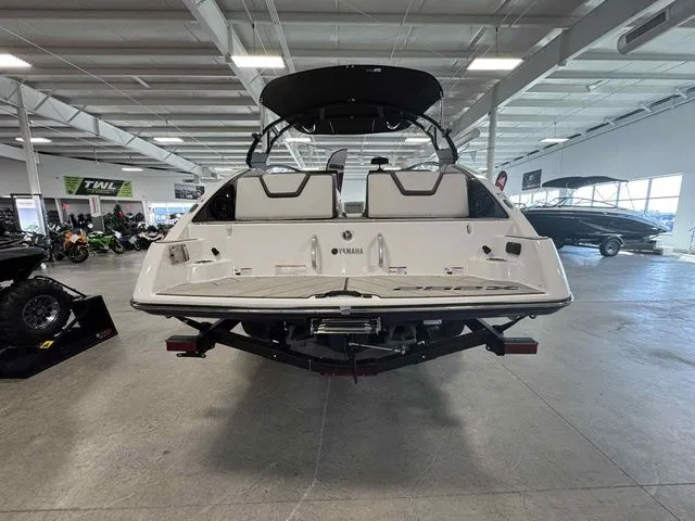 Slide: The Image of Yamaha 252XE 2025 - 22