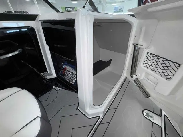 Slide: The Image of Yamaha 252XE 2025 - 27