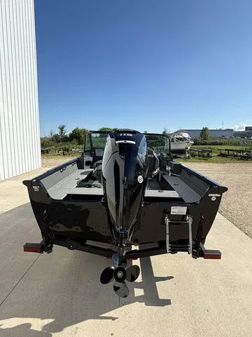 Slide: The Image of Lund 1800 Explorer Sport 2026 - 4