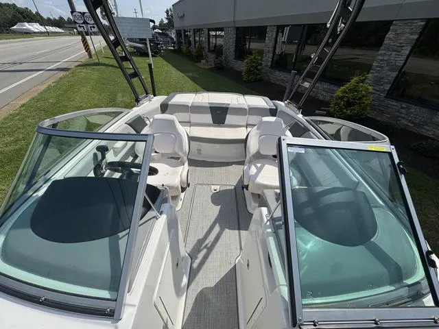 Slide: The Image of Chaparral 21SSI 2020 - 12