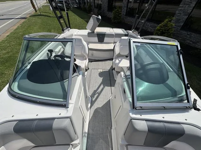 Slide: The Image of Chaparral 21SSI 2020 - 6