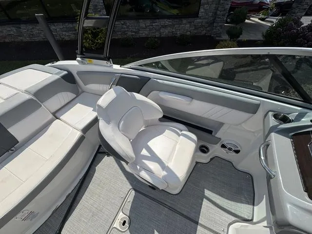 Slide: The Image of Chaparral 21SSI 2020 - 7