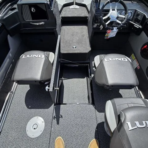 Slide: The Image of Lund 1775 Crossover XS 2026 - 11