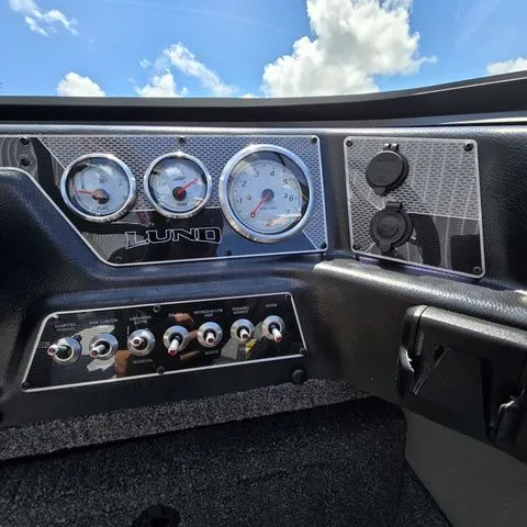 Slide: The Image of Lund 1775 Crossover XS 2026 - 14