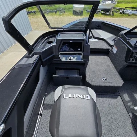 Slide: The Image of Lund 1775 Crossover XS 2026 - 20