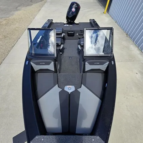 Slide: The Image of Lund 1775 Crossover XS 2026 - 5