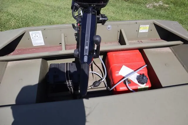 Slide: The Image of Lowe 1852 MT Jon Package 2024 - 10