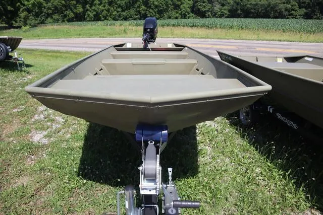 Slide: The Image of Lowe 1852 MT Jon Package 2024 - 11