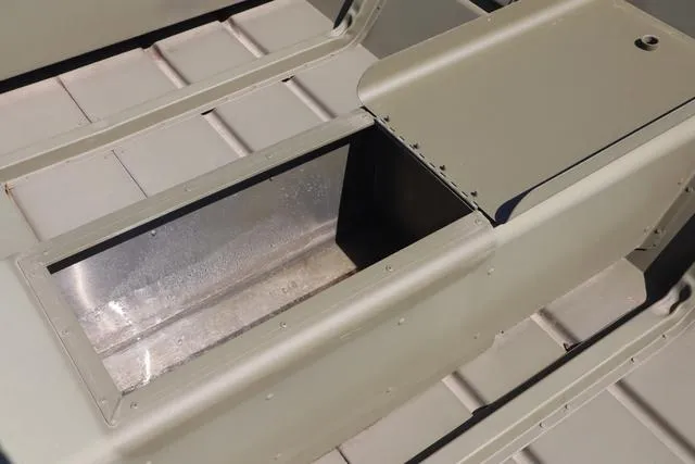 Slide: The Image of Lowe 1852 MT Jon Package 2024 - 9