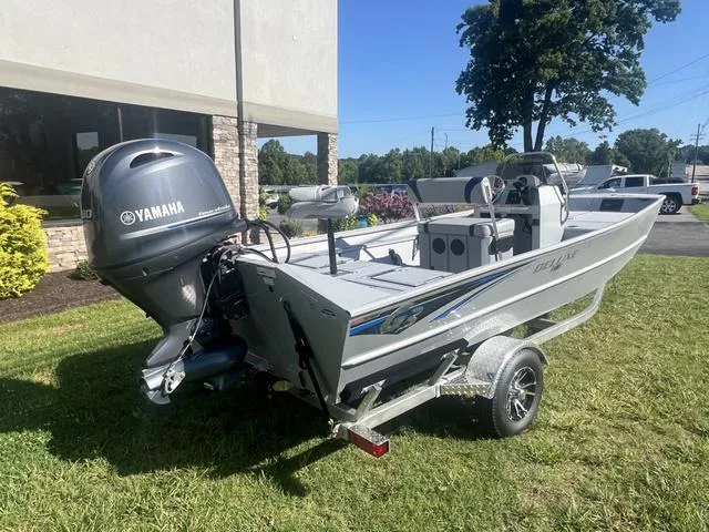 Slide: The Image of G3 Gator Tough Tunnel 18 CCJ DLX 2025 - 4