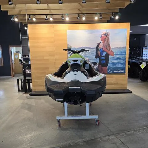 Slide: The Image of Sea-Doo SPARK 3UP 90 BASE 2023 - 4