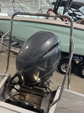 Slide: The Image of Bennington 24 S STERN RADIUS 2023 - 4