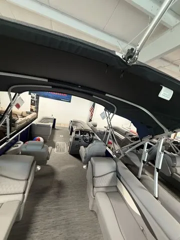 Slide: The Image of Bennington 24 S STERN RADIUS 2023 - 5