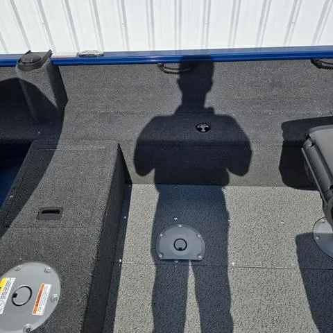 Slide: The Image of Lund 1650 Rebel SS 2025 - 10