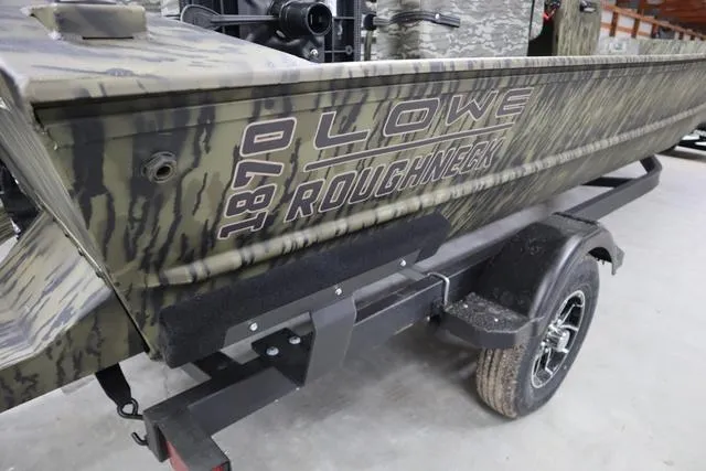 Slide: The Image of Lowe Roughneck 1870 Pathfinder Jet 2026 - 2