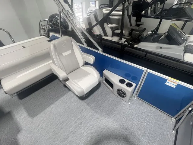 Slide: The Image of Godfrey EX2286 SFLX 2026 - 11