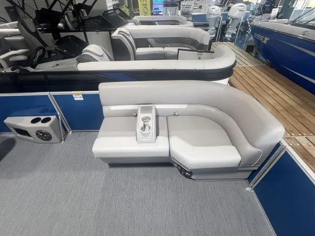 Slide: The Image of Godfrey EX2286 SFLX 2026 - 14