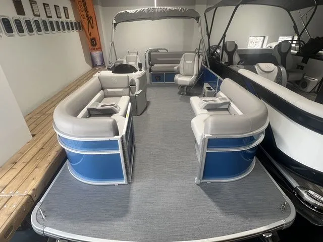 Slide: The Image of Godfrey EX2286 SFLX 2026 - 2