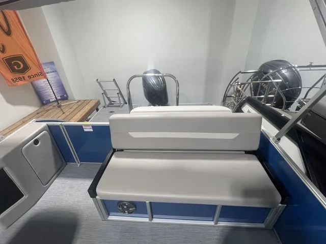 Slide: The Image of Godfrey EX2286 SFLX 2026 - 7