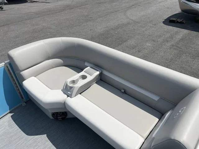 Slide: The Image of Godfrey Xpierence 2286 SFLX 2026 - 8