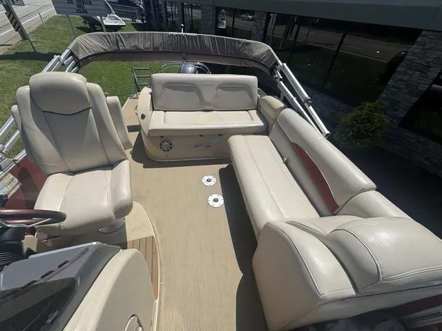 Slide: The Image of Godfrey 240 Elite 2014 - 7