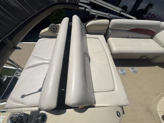 Slide: The Image of Godfrey 240 Elite 2014 - 8