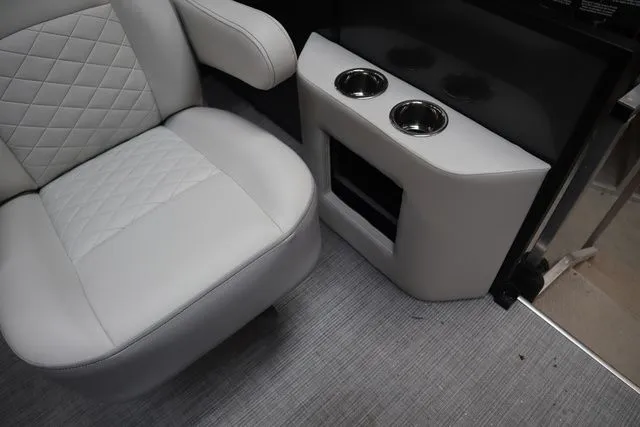 Slide: The Image of Lowe SS 230 DV Triple Tube 2026 - 4